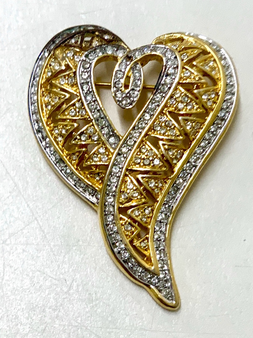 Mid Century Vintage Rhinestone Jeweled Gold Tone Metal Heart Shaped Brooch